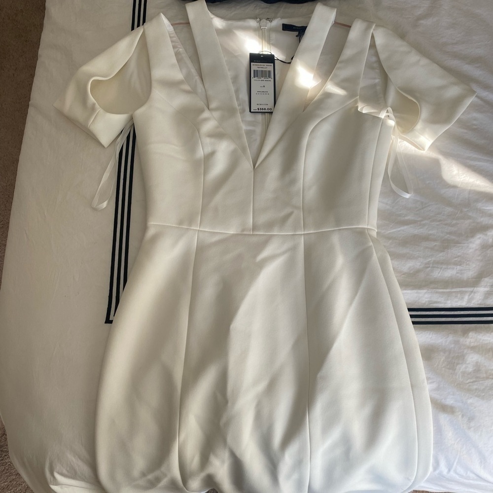 BCBGMAXAZRIA- White “Estrella” Cutout Cap Sleeve Maxi Cocktail Dress - Picture 5 of 10
